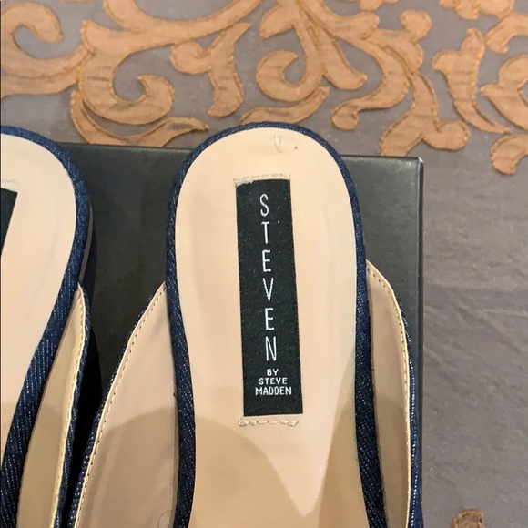 Denim embroidered slides W-10 Steve Madden Auth. - Picture 3 of 8